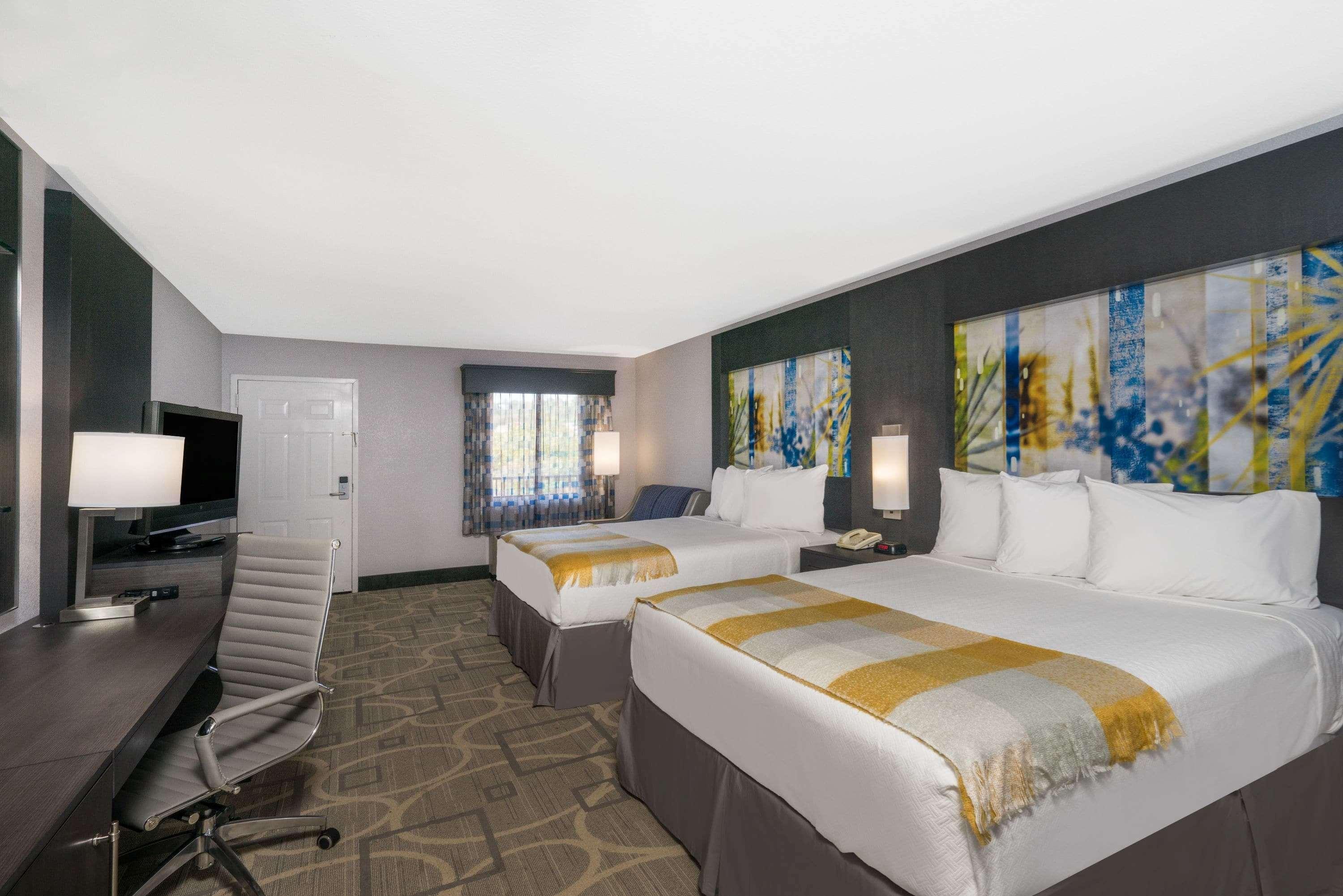 Days Inn By Wyndham Asheville Downtown North Woodfin Exterior photo